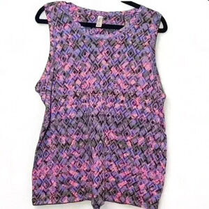 🌺 Exertek - Pink/purple print tank top w crossover flaps in back-women’s Med🌺